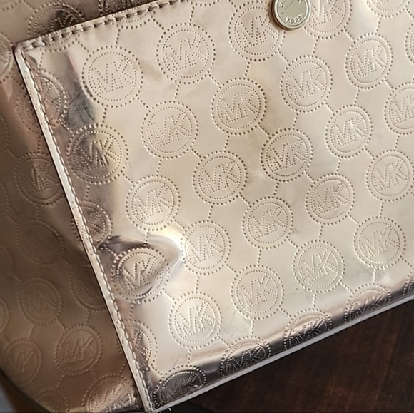 Michael Kors Metallic Signature Gold Shoulder Bag - Picture 10 of 13